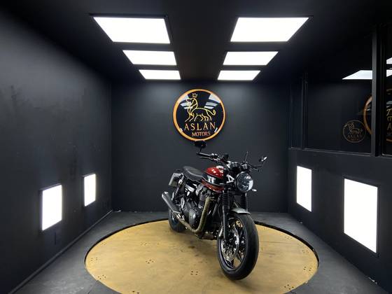 TRIUMPH SPEED TWIN TRIUMPH SPEED TWIN